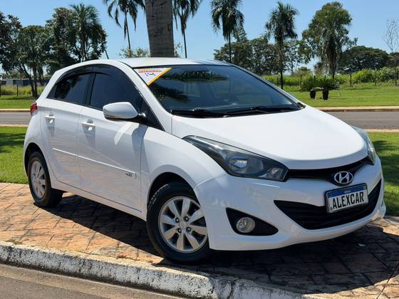 HYUNDAI HB20 1.6 COMFORT PLUS 16V FLEX 4P AUTOMÁTICO